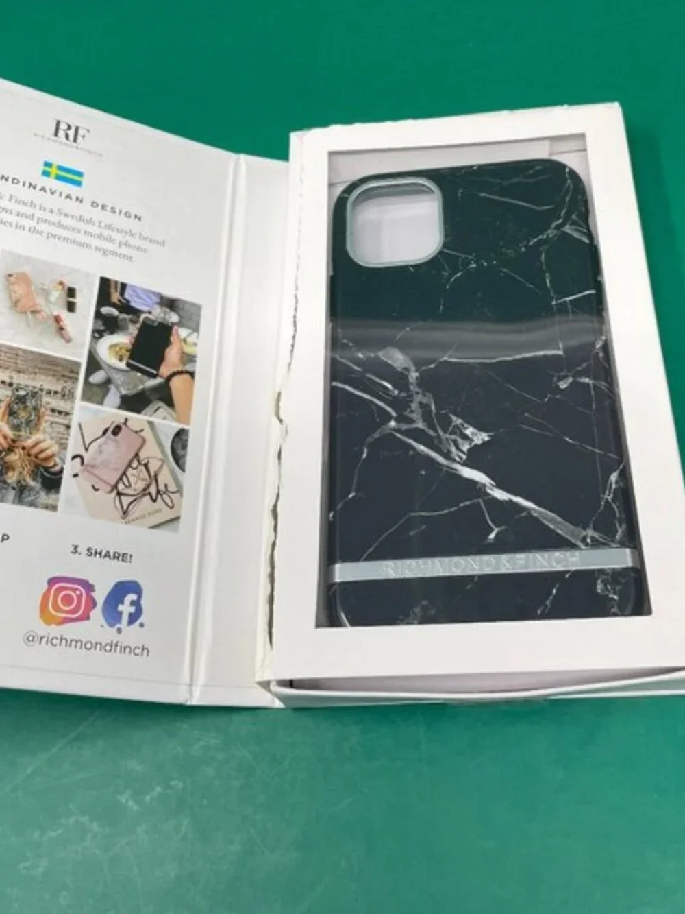 Richmond & Finch | Black Marble iPhone 11 Case